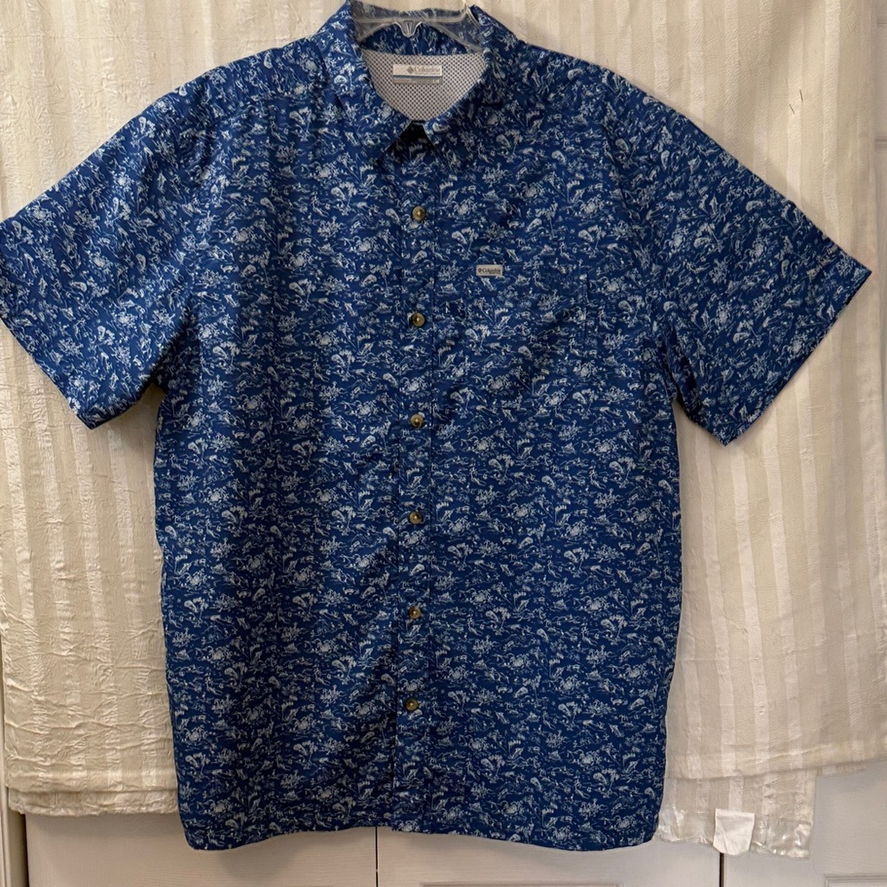 Columbia Men's Omnishade Blue Floral Vented Button Down Shirt, Size L